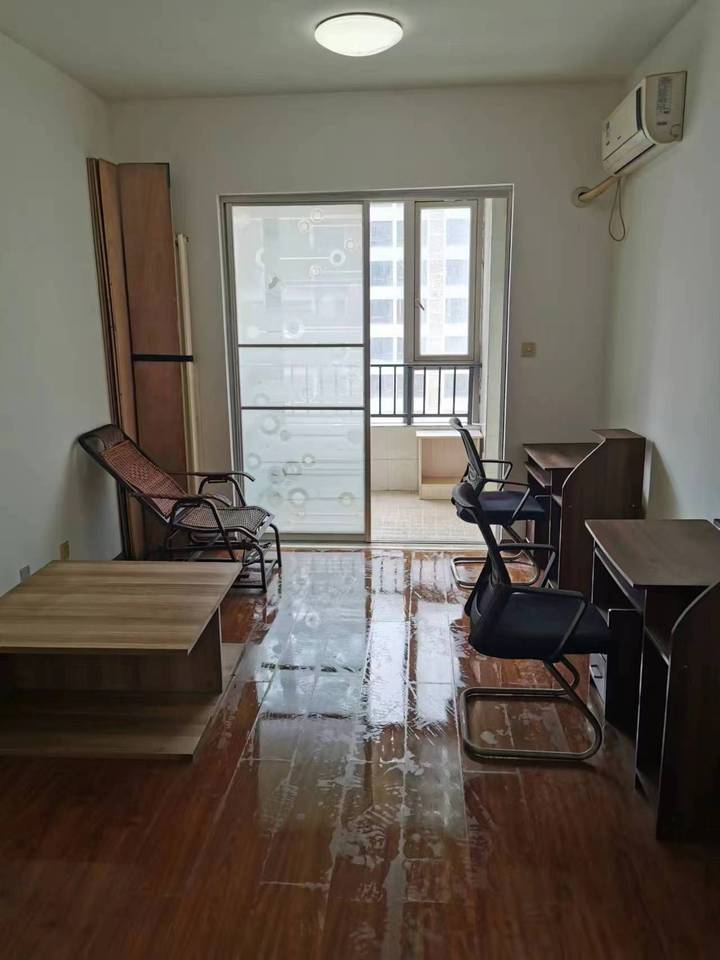 怡海星城法拍房二期107棟、111棟1025房（雙學(xué)區(qū)）