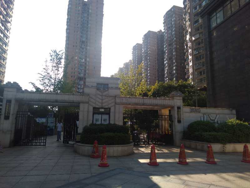 金澤園小區(qū)法拍房二期8、9棟304室