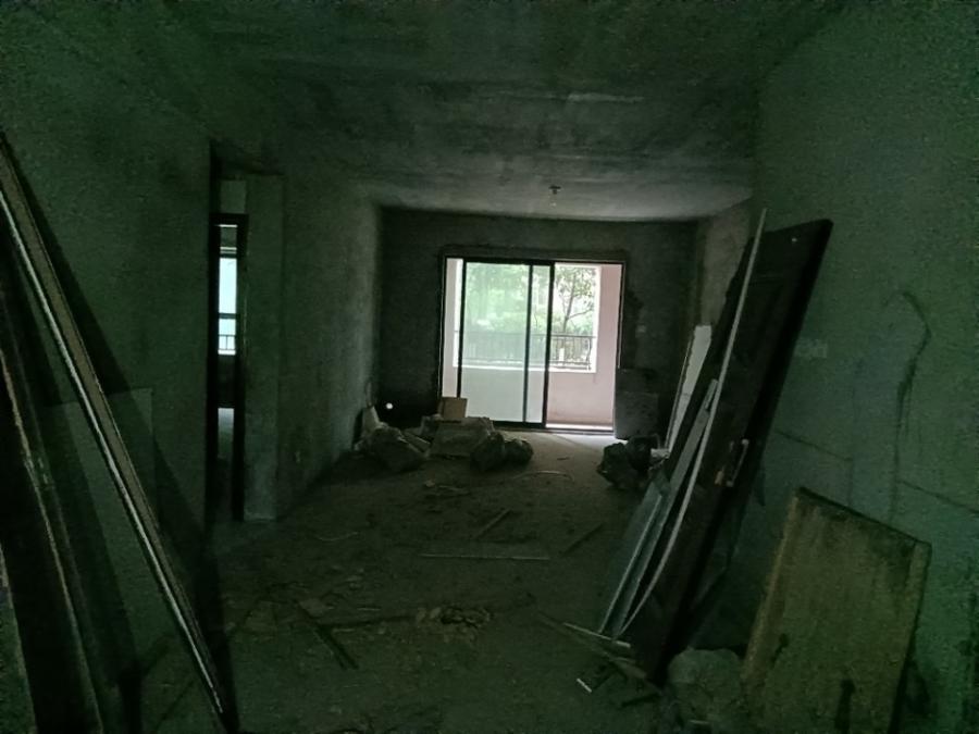 三一街區(qū)法拍房一期2、3棟104室