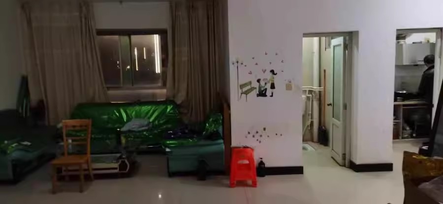 中南汽車世界Q小區(qū)法拍房Q07、Q08棟0607號(hào)