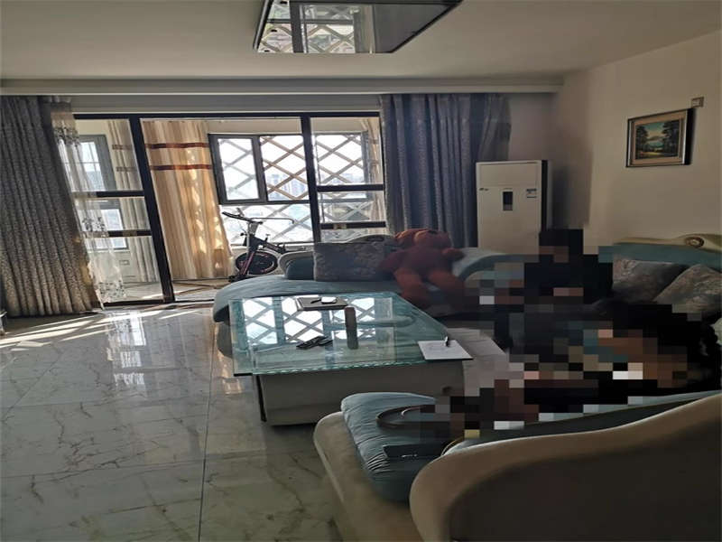 好望谷云邸法拍房8、9棟2808號(hào)及室內(nèi)家具家電